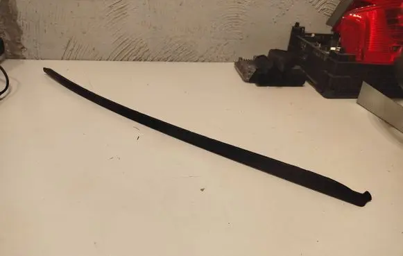 Audi A4 S4 B8 8K Windshield trim 