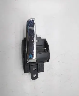 Mitsubishi Outlander Front door interior handle