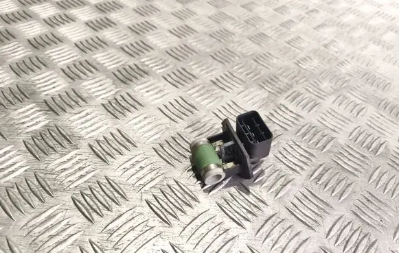 KIA Ceed Coolant fan relay ZDSA880K KRAHWWL3506