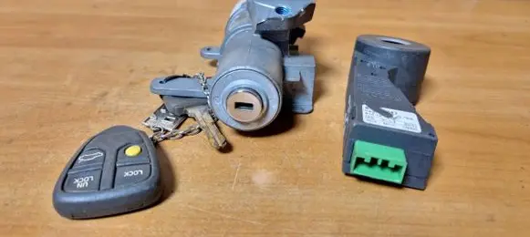 Volvo S60 Ignition lock 8626324