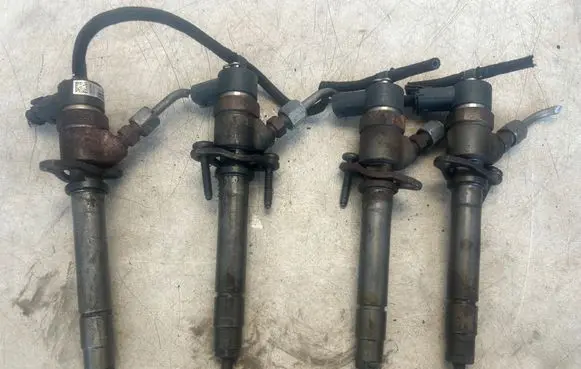 Volvo V70 Fuel injectors set 0445110078