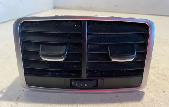 Audi A6 S6 C6 4F Rear air vent grill 4F0819203C