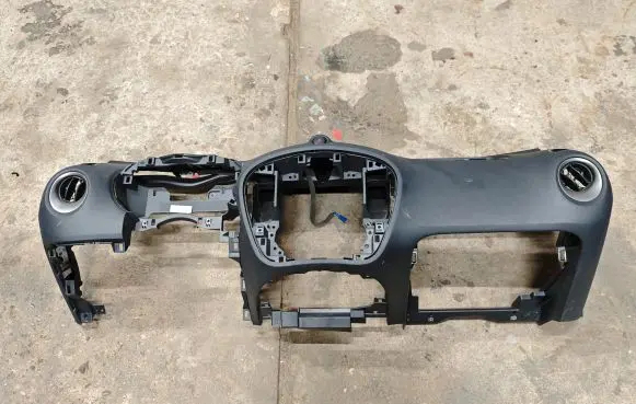 Nissan Juke I F15 Dashboard 684991KZ1A