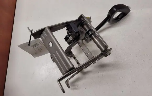 Chevrolet Captiva Handbrake/parking brake lever assembly