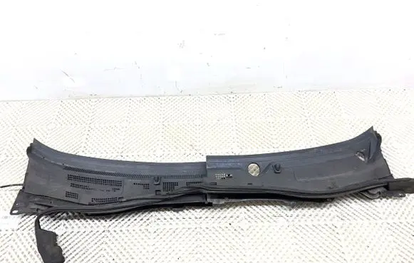 Mazda 3 II Wiper trim