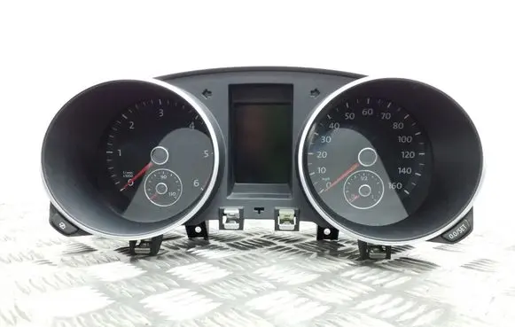 Volkswagen Golf VI Speedometer (instrument cluster) 5K0920971A