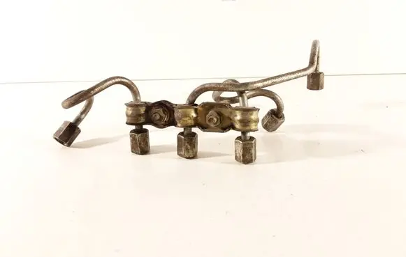 Toyota Yaris Fuel injector supply line/pipe 