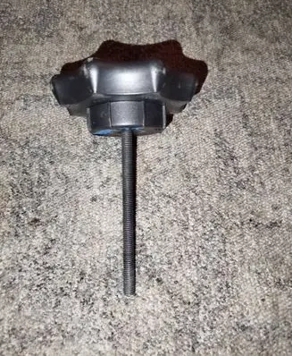 Audi TT Mk1 Spare wheel bolt 8N0803899
