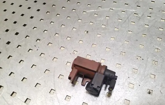 Ford Kuga I Turbo solenoid valve 6G9Q9E882CA 70177100