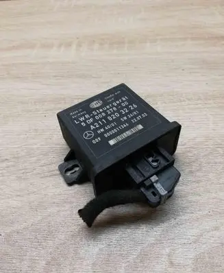 Mercedes-Benz E W211 Light module LCM A2118203226 5DF00827800