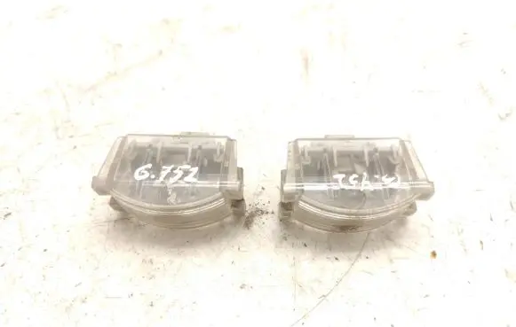 Mazda 5 Number plate light P2514