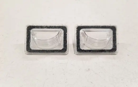 Mazda 5 Number plate light 