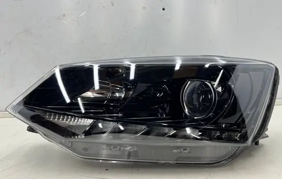 Skoda Fabia Mk3 (NJ) Headlight/headlamp 6v1941015b