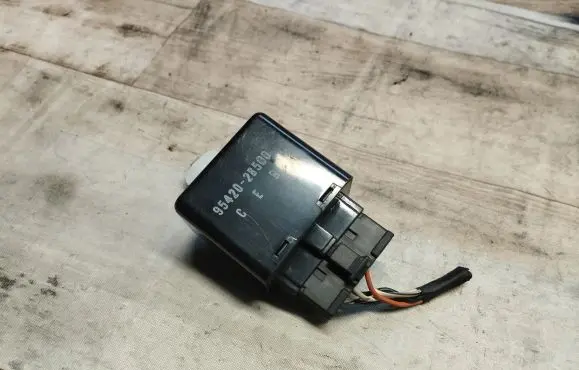Hyundai Santa Fe Window wiper relay 954202B500