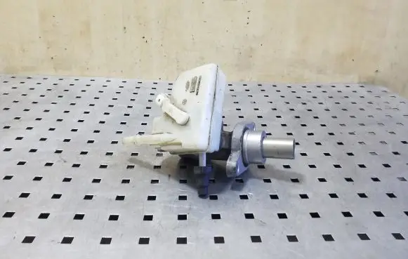 Ford Kuga II Master brake cylinder 03350854051