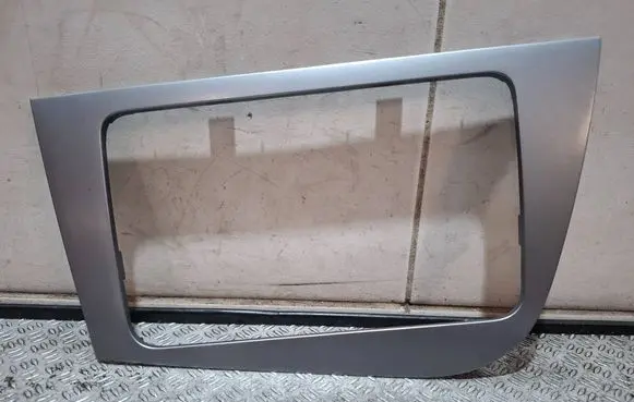 Seat Leon (1P) Radio/GPS head unit trim 1P1858071A