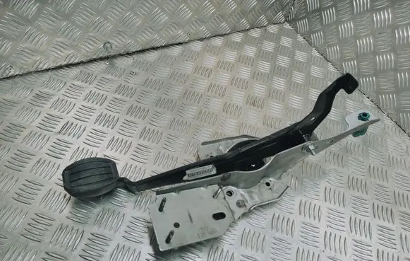 Peugeot 308 Brake pedal