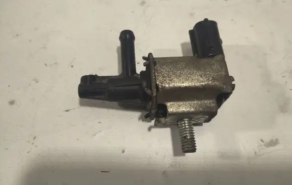 Mazda 6 Turbo solenoid valve K5T48279 6Y06 2504