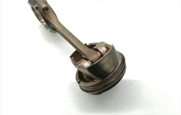 Audi A3 S3 8P Piston with connecting rod BLX