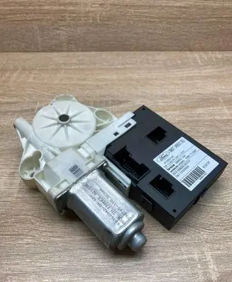 Ford Focus C-MAX Front door window regulator motor 3M5T14B531BG A11557187