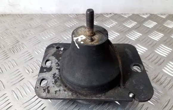 Engine mount bracket