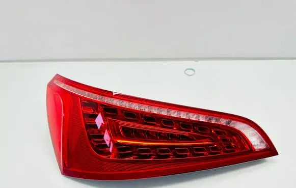 Audi Q5 SQ5 Rear/tail lights AU416T2L 8R0945093A