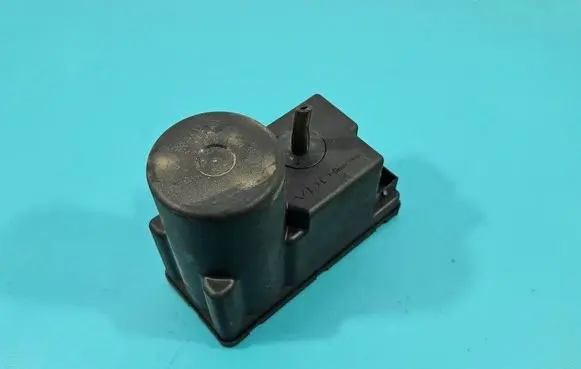 Audi 80 90 S2 B4 Central locking vacuum pump 4A0862257A IMPRK1541014