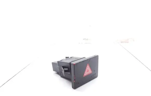 Volkswagen Touareg I Hazard light switch 7L6953235