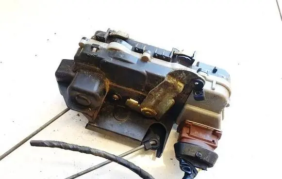 Peugeot 406 Rear door lock 
