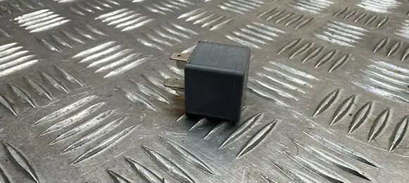 Audi A6 S6 C6 4F Other relay 8D0951253A