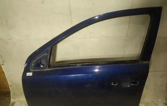 Opel Astra H Front door melynos