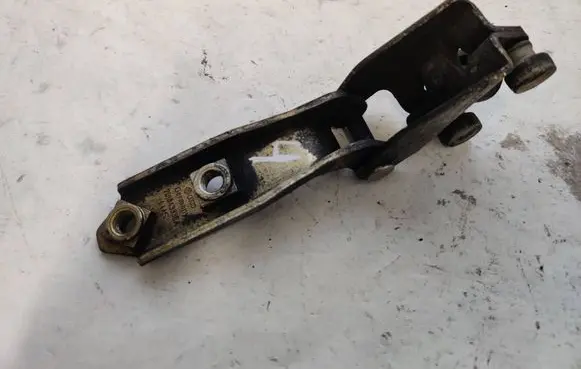 Volkswagen Transporter - Caravelle T4 Sliding door middle roller runner 701843336A