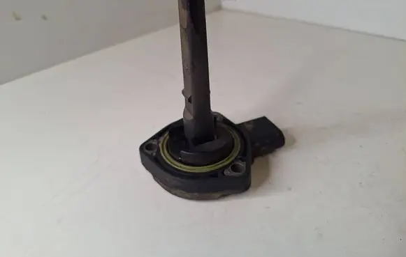 BMW 5 E39 Oil level sensor 6PR00786800 1433596