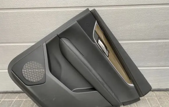 Cadillac Escalade Rear door card panel trim