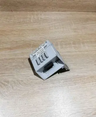BMW 5 E39 Alarm relay 8386932