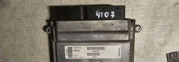Volvo V50 Engine control unit/module P30650677 T38684