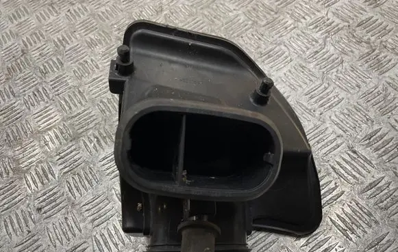 Opel Astra J Intake resonator 13337770