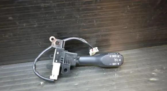 Lexus IS 220D-250-350 Cruise control stalk 