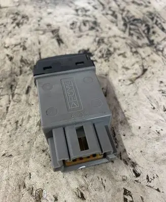 Mitsubishi Outlander Headlight level height control switch 8118