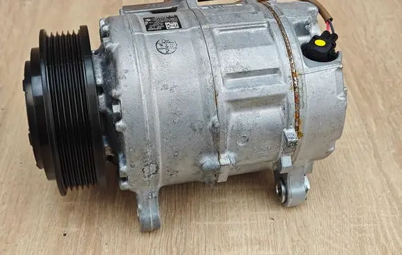 BMW 8 G16 Air conditioning (A/C) compressor (pump) 9890656