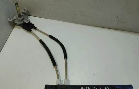 Alfa Romeo 147 Rear door manual window regulator 
