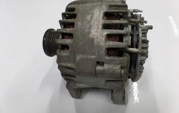 Renault Trafic II (X83) Generator/alternator 9223045ALT