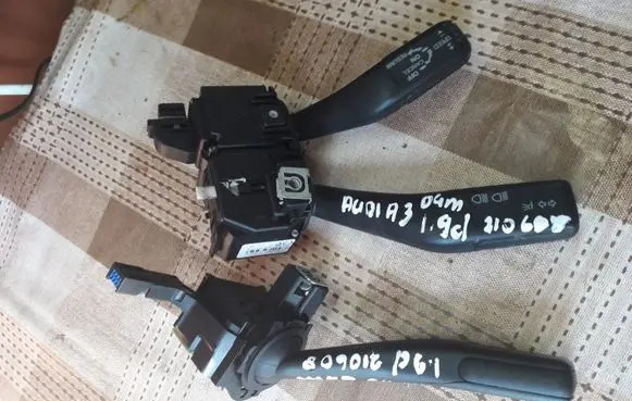 Audi A3 S3 8P Indicator stalk CZK0301202032 1K0953519