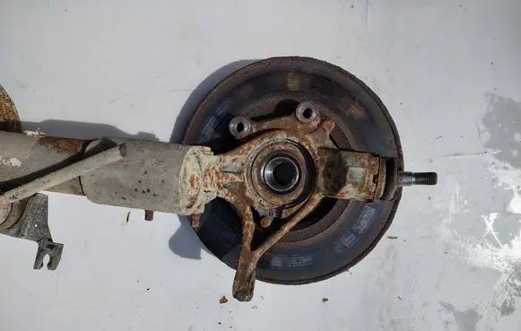 Peugeot 307 CC Front wheel hub spindle knuckle 