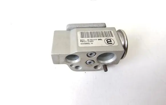 Audi A4 S4 B8 8K Air conditioning (A/C) expansion valve 52316990 H7995002
