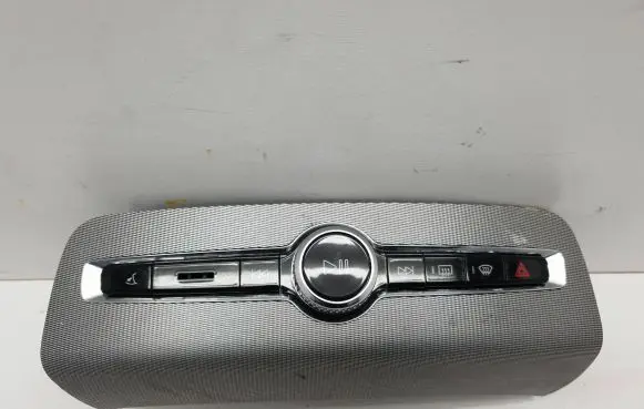 Volvo XC90 Head unit multimedia control P31346790 T18360017102 18W361