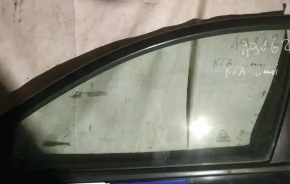 KIA Ceed Front door window glass four-door