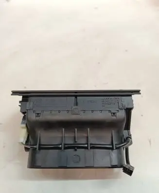 BMW 5 E39 Dash center air vent grill 8376150