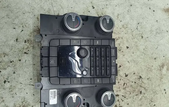 Volvo XC60 Climate control unit 31398588 M4202100019 SN2001190769