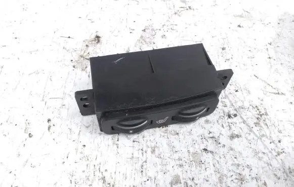 Toyota Avensis T250 Seat heating switch 453417